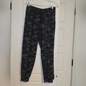 Fabletics Black & Gray Camo Joggers